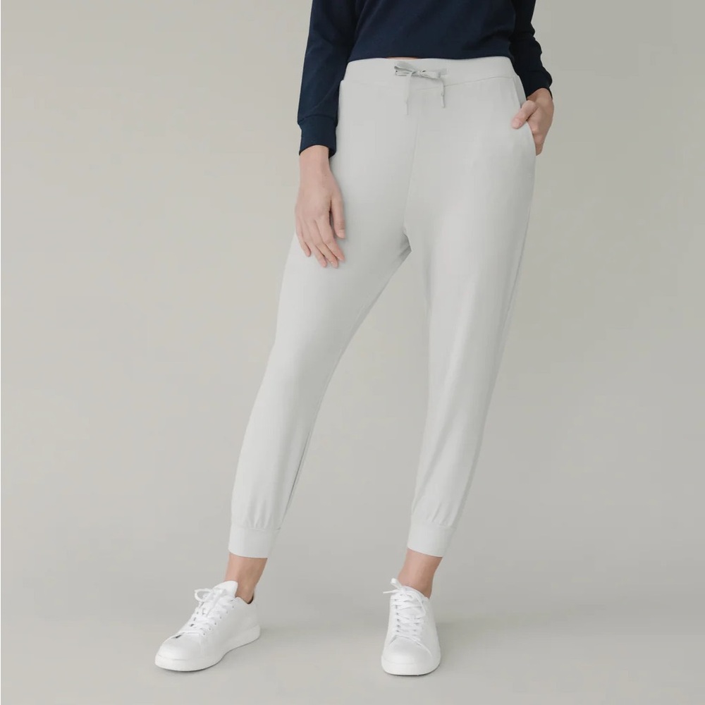 NWT Women's Cozy Earth Modern Modal Jogger.  Size M. Color: Glacier / pale blue